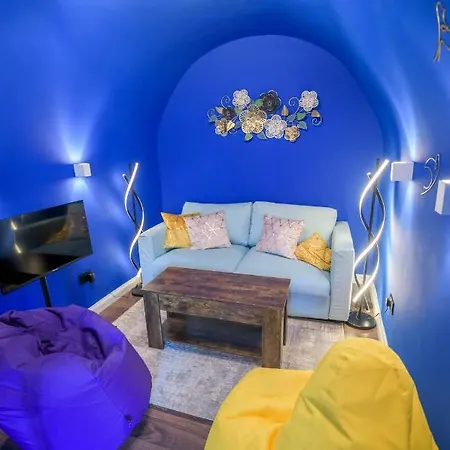 Quirky Vaulted Flat With Terrace Apartment Bath Exterior photo